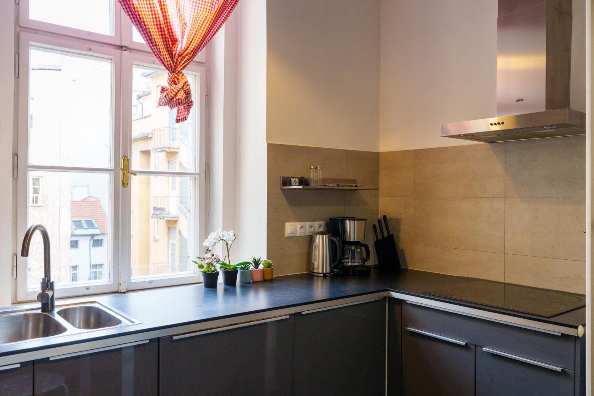 Stay Praha Apartment - New Open! Εξωτερικό φωτογραφία
